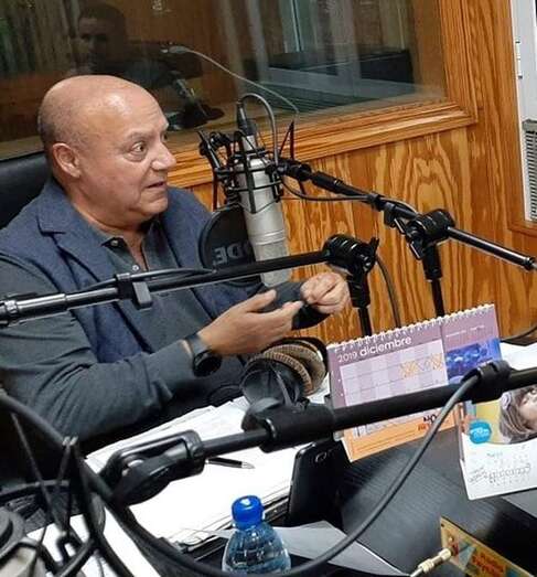 Ezequiel López en los estudios de Radio Faycán (Foto TA)